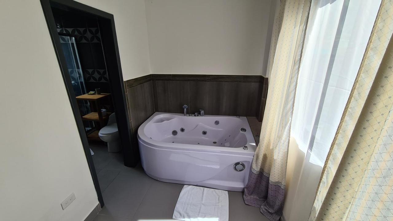 Elegante Apartamento Con Vistas Al Volcan Tungurahua 바뇨스 외부 사진