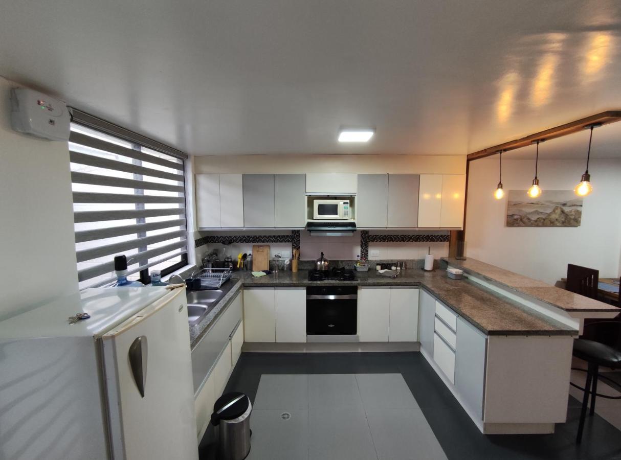Elegante Apartamento Con Vistas Al Volcan Tungurahua 바뇨스 외부 사진