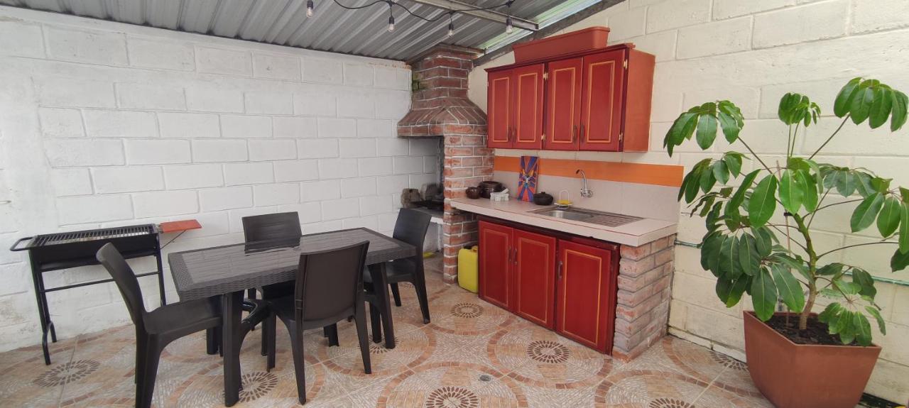 Elegante Apartamento Con Vistas Al Volcan Tungurahua 바뇨스 외부 사진