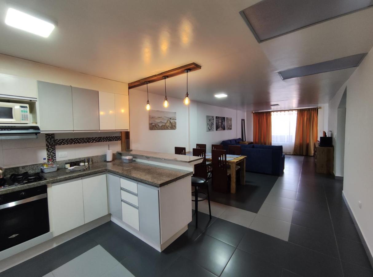 Elegante Apartamento Con Vistas Al Volcan Tungurahua 바뇨스 외부 사진